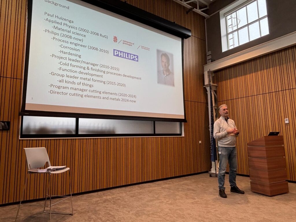 studenten bij hightech bedrijven - In het SKILL gebouw op het Philips terrein